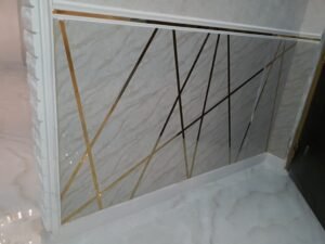 بديل الرخام مع فواصل استيل ذهبية